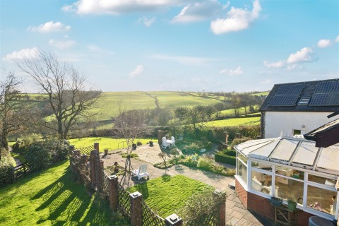 Click the photo for more details of East Sidborough, Loxbeare, Tiverton