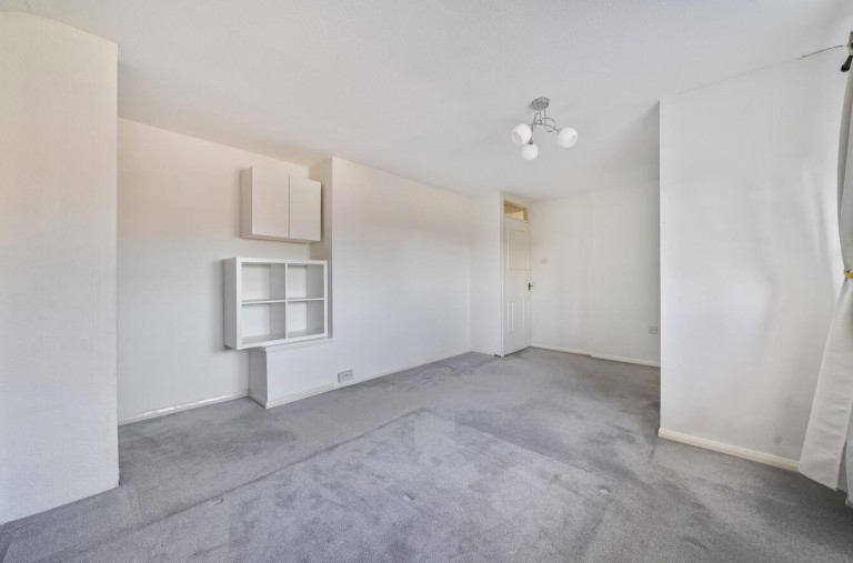 Images for Harmans Way, Weedon, NN7