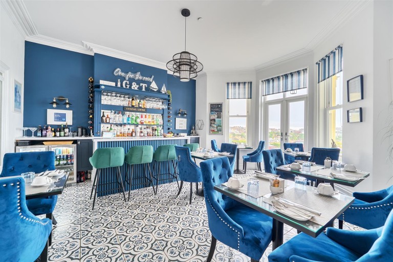 Images for Lazy Waves, Island Crescent, Newquay