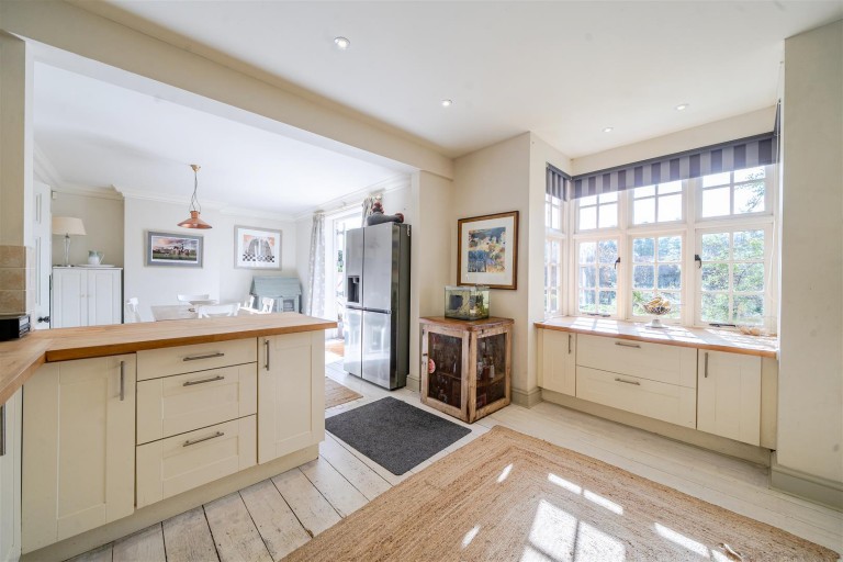 Images for Symphony Farmhouse, Quarr, Gillingham