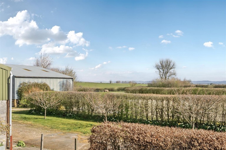 Images for Symphony Farmhouse, Quarr, Gillingham