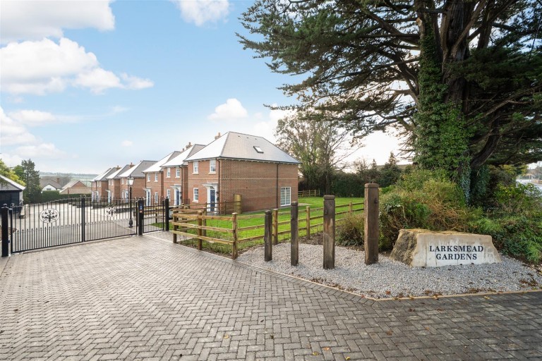 Images for Salisbury Road, Blandford Forum