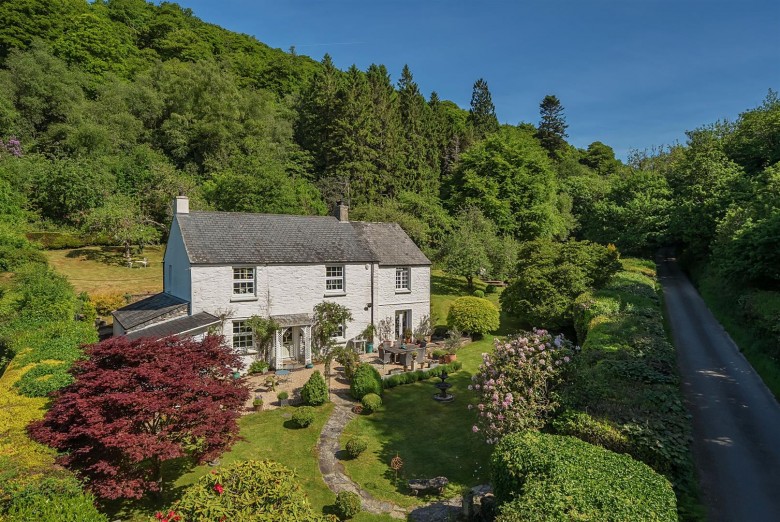 Click the photo for more details of Sydenham, Lewdown, West Devon