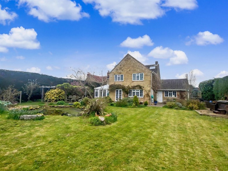 Click the photo for more details of Thorney Road, Kingsbury Episcopi, Martock