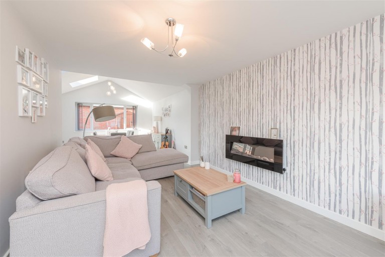 Images for Lindores Road, Tamworth, B77