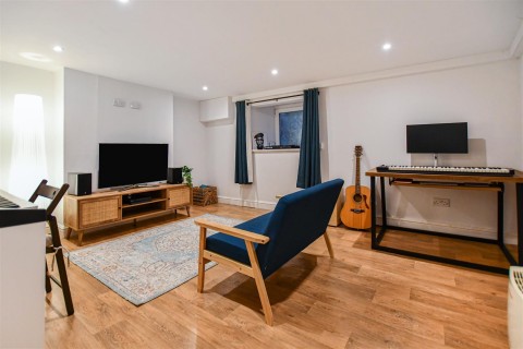 Click the photo for more details of Mill Hill, Newmarket