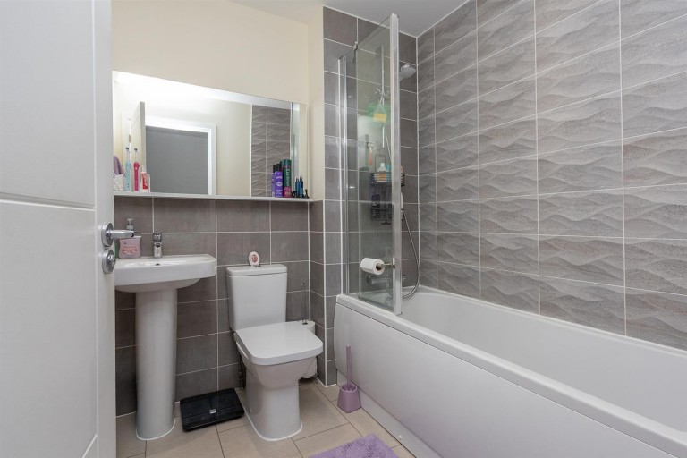 Images for Dale Close, Lutterworth