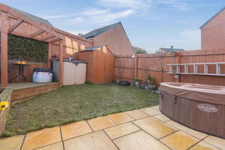 Images for Dale Close, Lutterworth