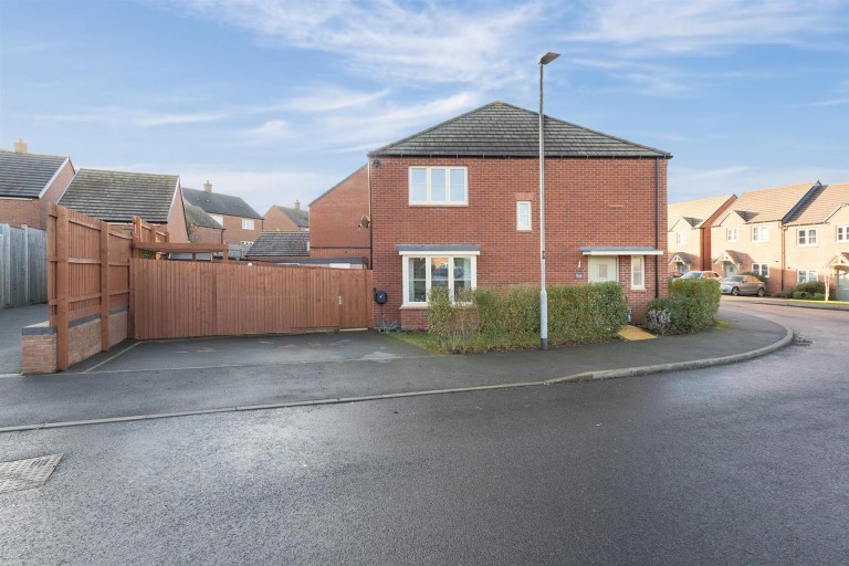 Images for Dale Close, Lutterworth