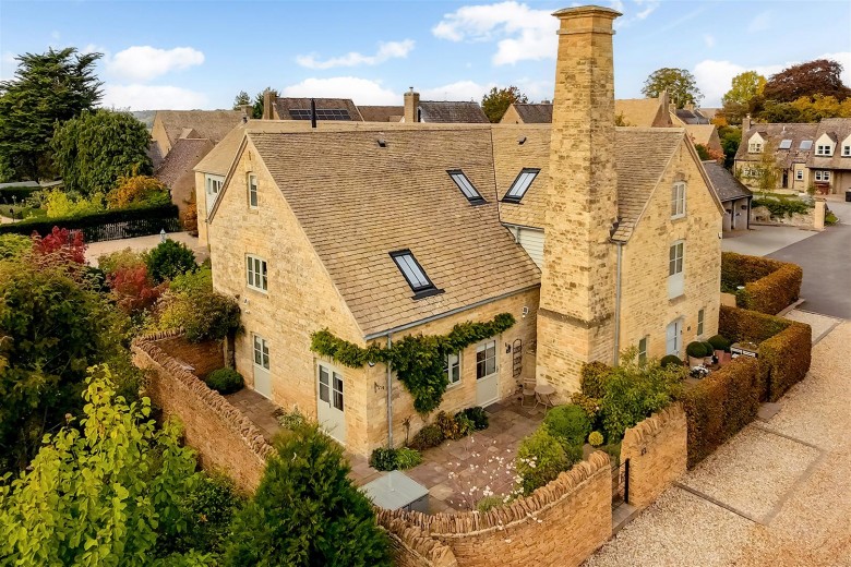 Click the photo for more details of Churchill, Oxfordshire