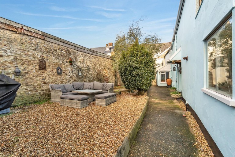 Images for 98A High Street, Honiton