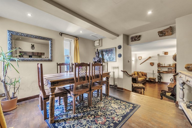 Images for 98A High Street, Honiton