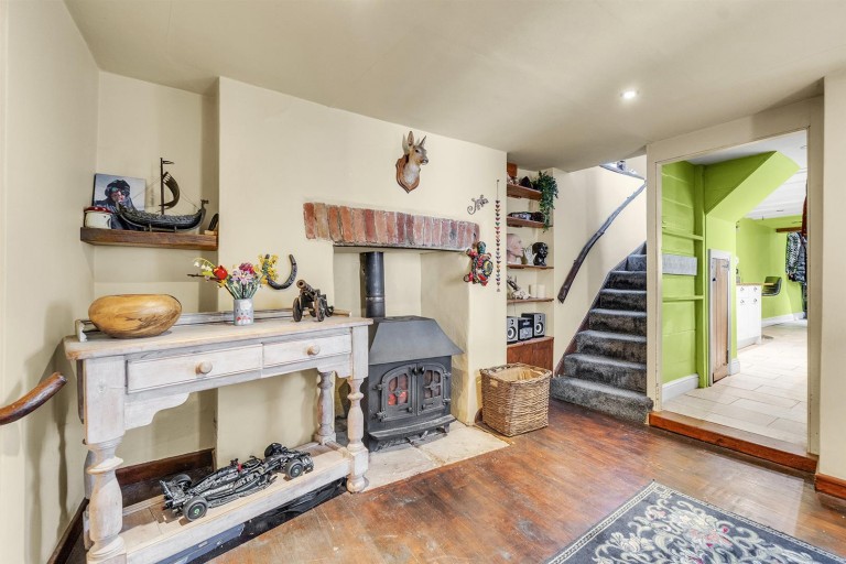 Images for 98A High Street, Honiton