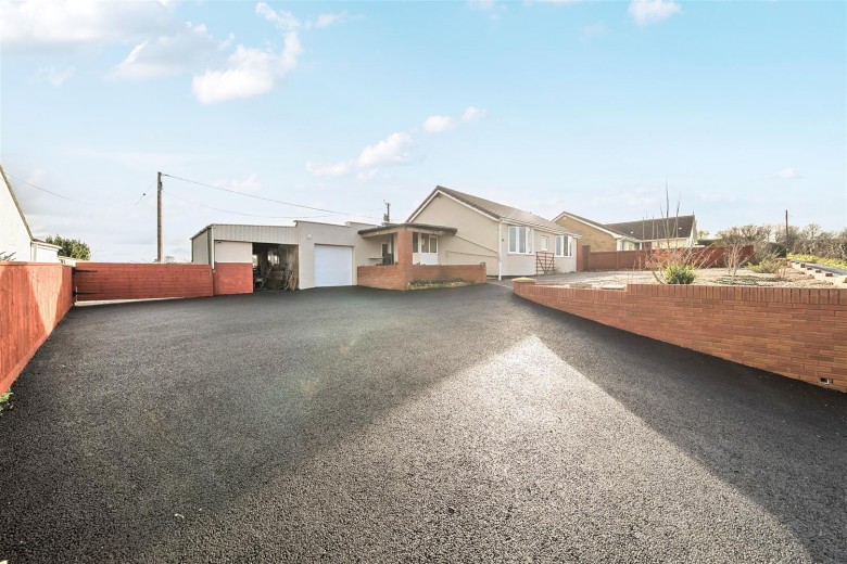 Click the photo for more details of Barrows Hill, East Chinnock, Yeovil