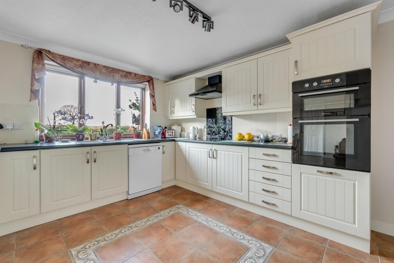Images for 4 Farthings Rise, Plymtree, Cullompton