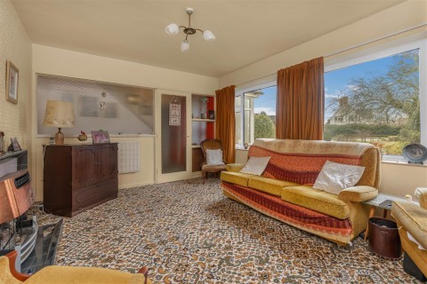 Click the photo for more details of Courtington Lane, Bloxham, Banbury