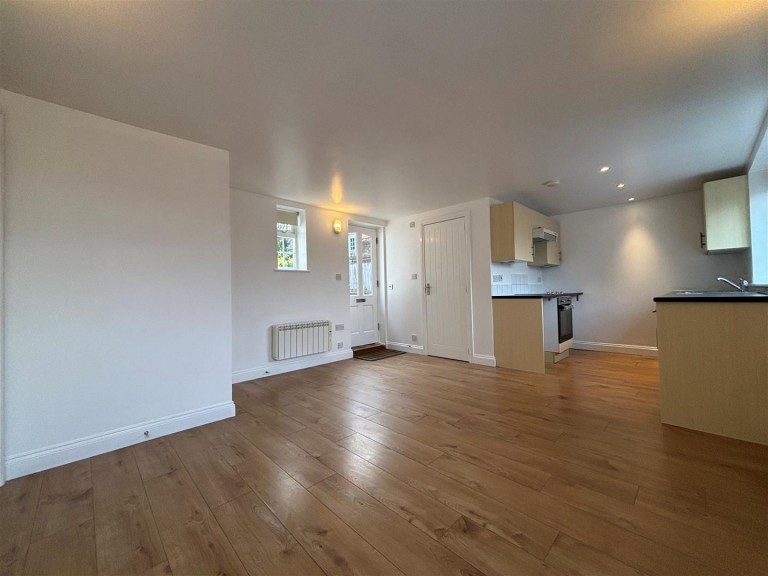 Images for The Broadway, Totland Bay