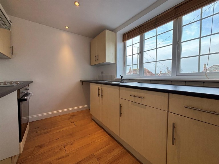 Images for The Broadway, Totland Bay