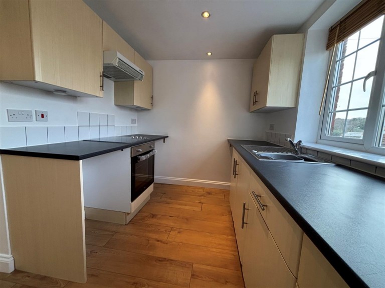 Images for The Broadway, Totland Bay