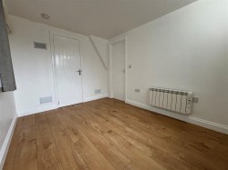 Images for The Broadway, Totland Bay