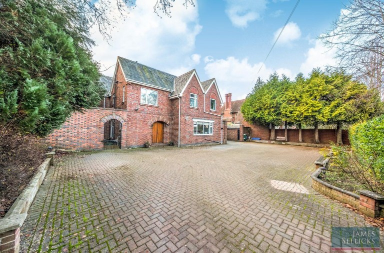Images for Knighton Grange Road, Oadby, Leicestershire