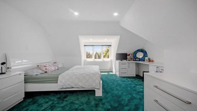 Images for Knighton Grange Road, Oadby, Leicestershire