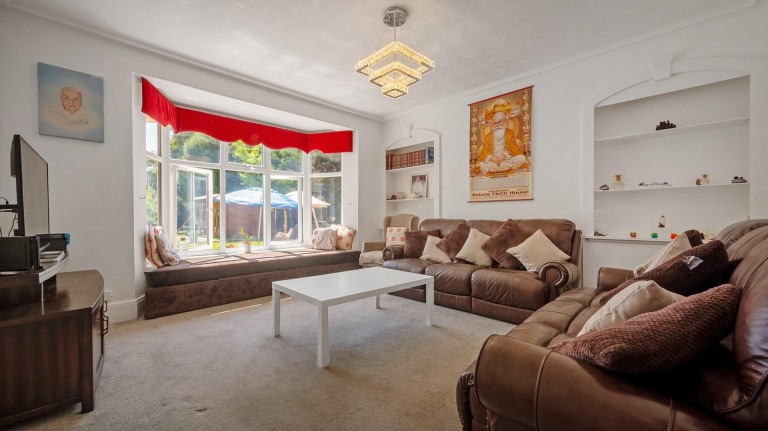 Images for Knighton Grange Road, Oadby, Leicestershire