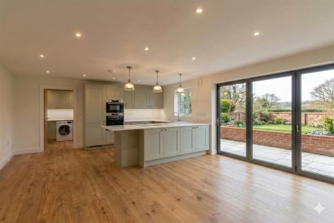 Click the photo for more details of Manuden