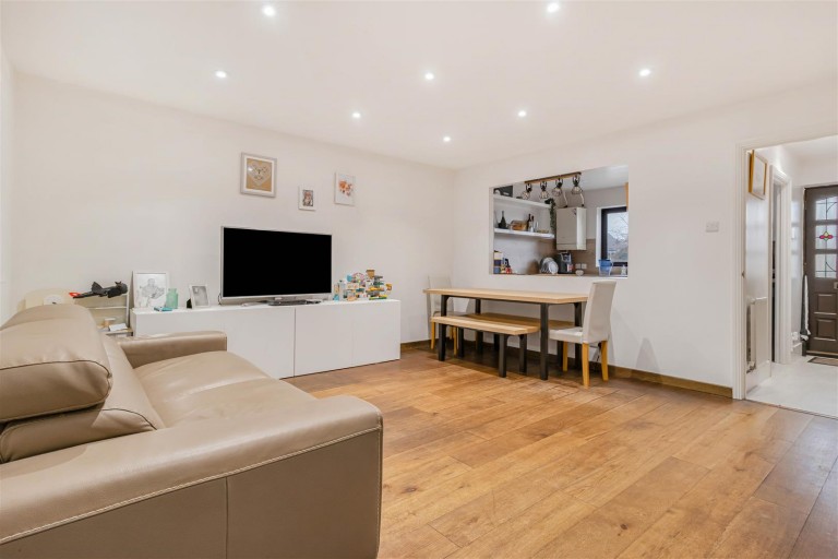 Images for Barry Lynham Drive, Newmarket