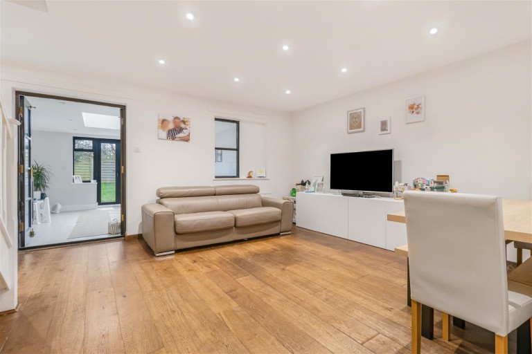 Images for Barry Lynham Drive, Newmarket