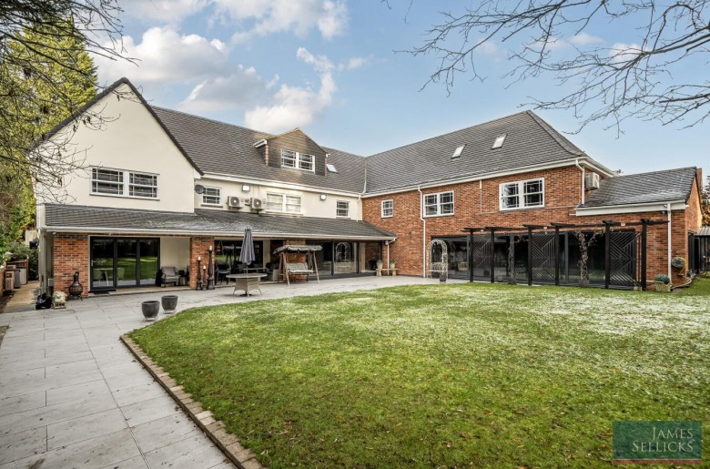 Click the photo for more details of Gartree Road, Oadby, Leicestershire