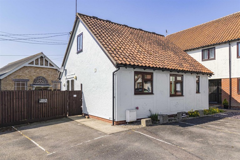 Images for Half Moon Yard, Nethergate Street, Clare, Sudbury