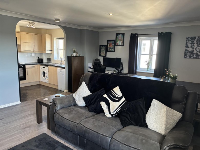 Click the photo for more details of 5, Makepeace House, Eastfields, Braunston, NN11