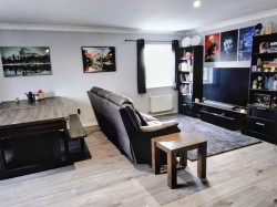 Images for 5, Makepeace House, Eastfields, Braunston, NN11