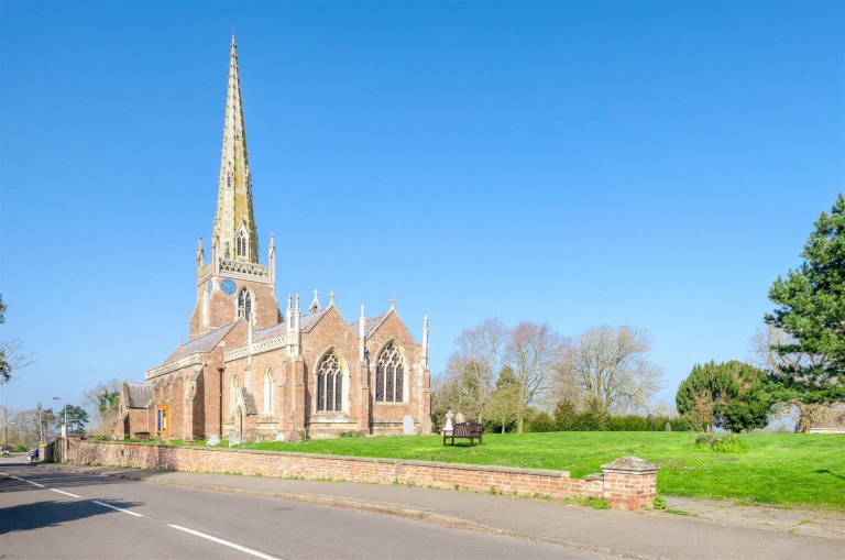 Images for 5, Makepeace House, Eastfields, Braunston, NN11