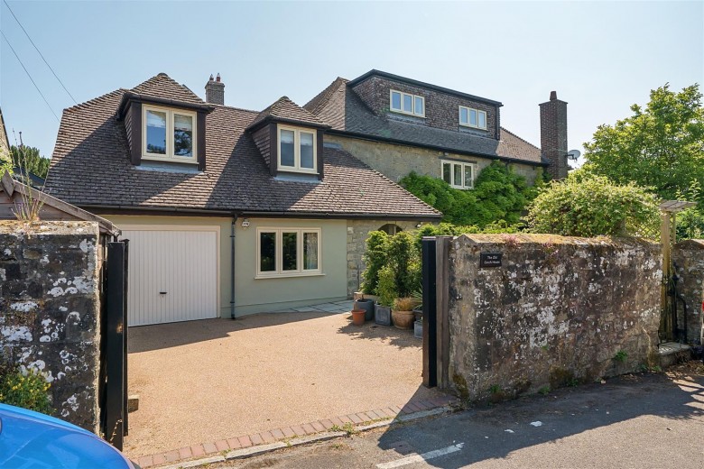 Click the photo for more details of Abbey Walk, Shaftesbury