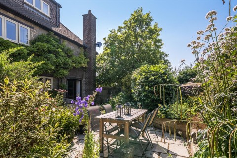 Click the photo for more details of Abbey Walk, Shaftesbury