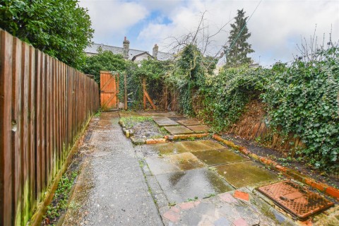 Click the photo for more details of Cheveley Road, Newmarket