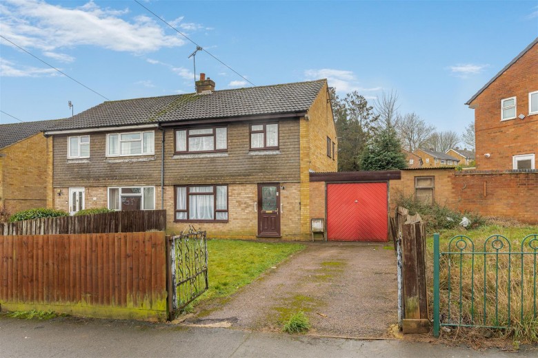 Click the photo for more details of Edmunds Road, Banbury
