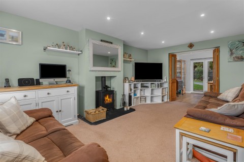 Click the photo for more details of Midway, Middleton Cheney, Banbury