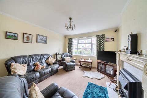 Click the photo for more details of Freemantle Road, Rugby, CV22