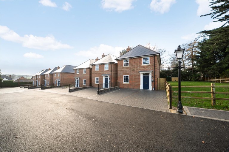 Images for Salisbury Road, Blandford Forum