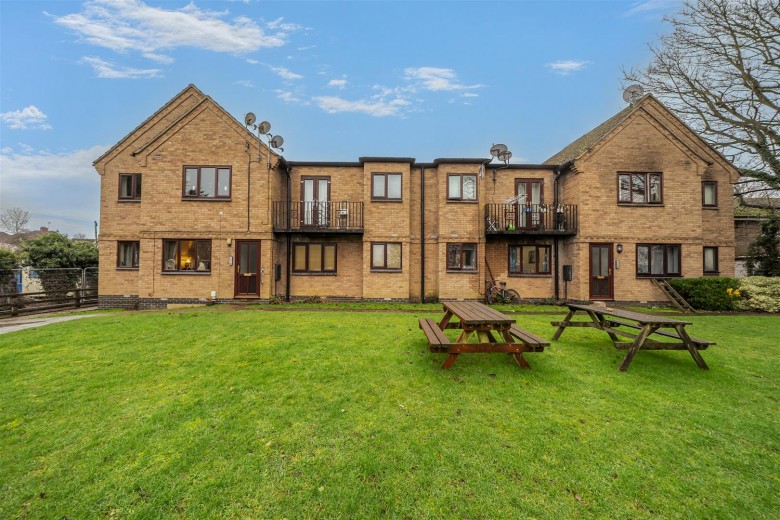 Click the photo for more details of Little London, Silverstone, NN12