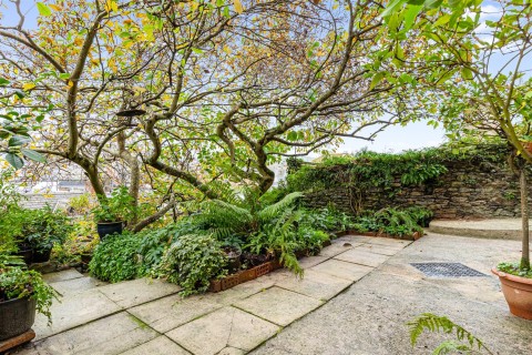 Click the photo for more details of South Ford Road, Dartmouth