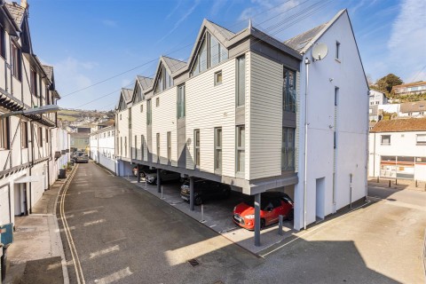 Click the photo for more details of Westwater Court, Dartmouth