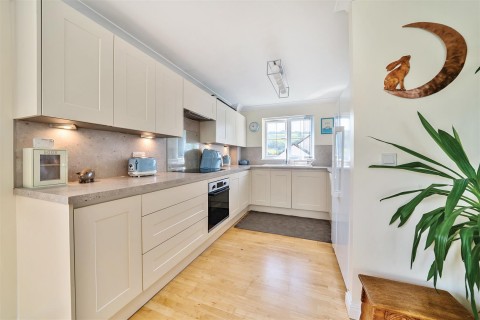 Click the photo for more details of Station Hill, Swimbridge, Barnstaple