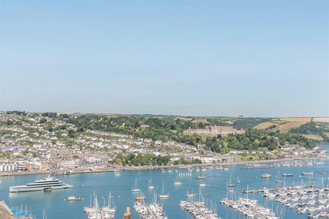 Click the photo for more details of Redoubt Hill, Kingswear, Dartmouth