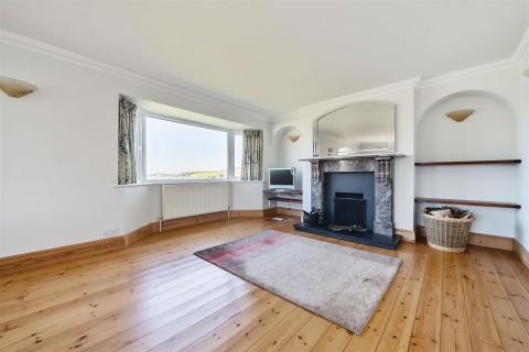 Click the photo for more details of Redoubt Hill, Kingswear, Dartmouth