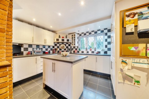 Click the photo for more details of Hinckley Road, Aston Flamville, Hinckley, LE10