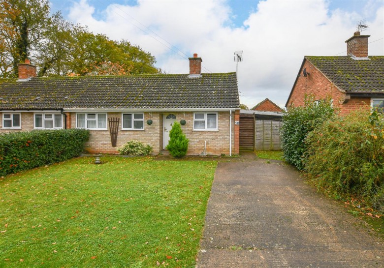 Click the photo for more details of Highwood Crescent, Gazeley